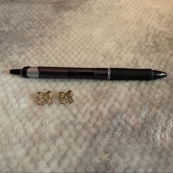 Bundle of earrings from Buckle - Picture 9 of 11